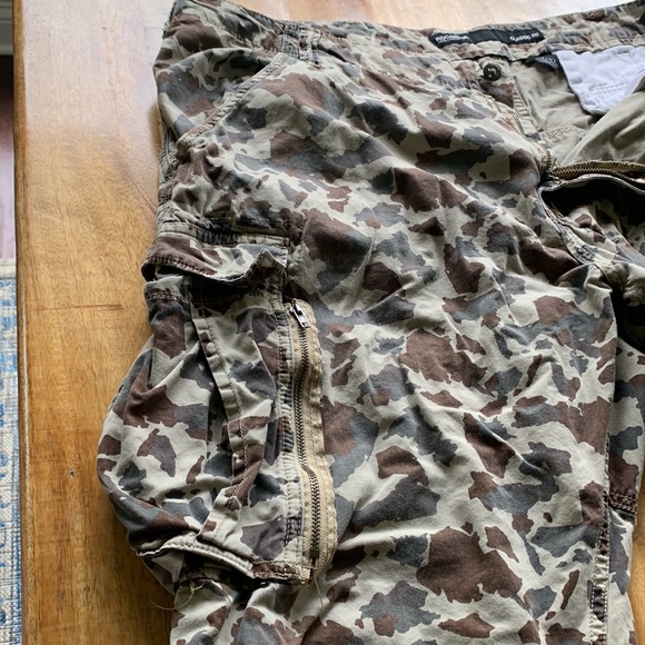 Rocawear Classic Fit Camouflage Cargo Pants (W42) - Picture 7 of 12